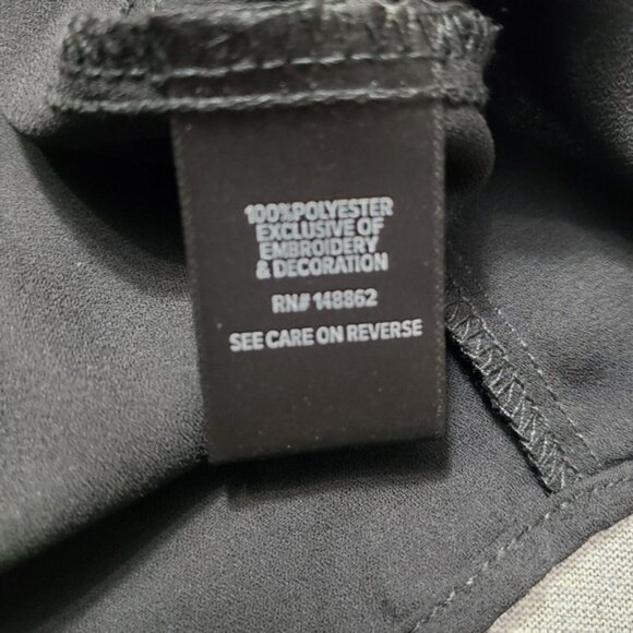 Torrid Top Womens 2 Black V-Neck Pullover Sleeveless NWT - Picture 6 of 13